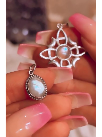 Moonstone 'Naisha' necklace