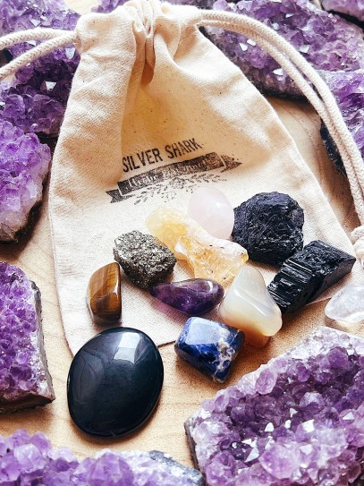 10 quartz that you should carry in your bag