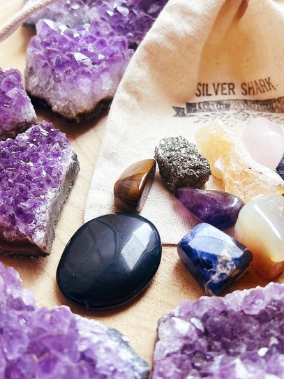 10 quartz that you should carry in your bag