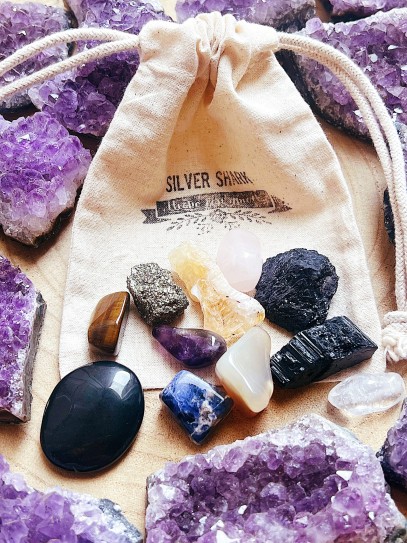10 quartz that you should carry in your bag