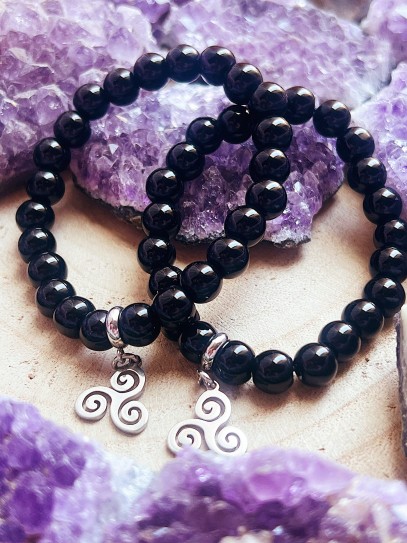 Black Onyx 'Asha' bracelet with Trisquel 8mm | Protection and evil eye