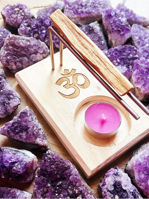 Lignum vitae burner support and wooden