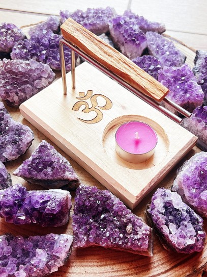 Lignum vitae burner support and wooden