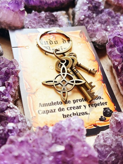 Witch's Knot talisman protective keychain