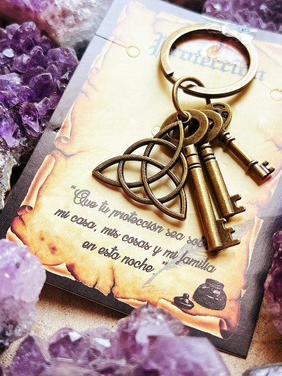 Celtic Triqueta Talisman Protective Keychain