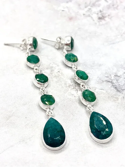 Emerald 'Iniya' earrings