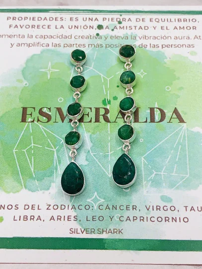 Emerald 'Iniya' earrings