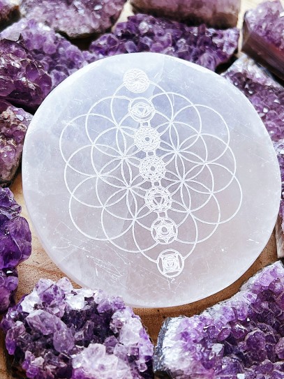 Selenite Plate with engraved the 7 Chakras