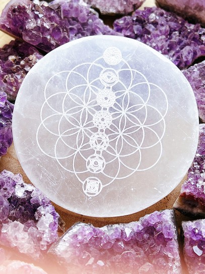 Selenite Plate with engraved the 7 Chakras