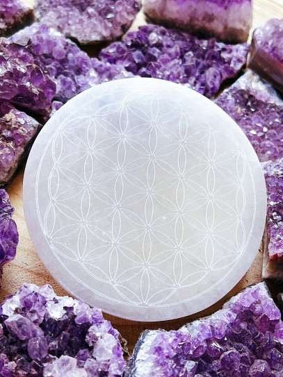 Selenite Plate with engraved the flower of Life