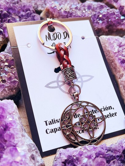 Witch's Knot talisman protective keychain