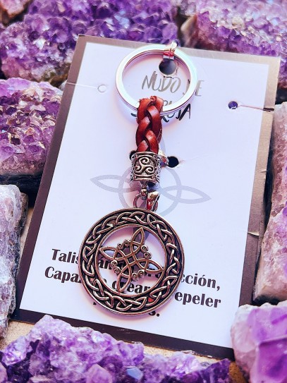 Witch's Knot talisman protective keychain