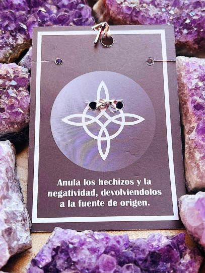 Witch's Knot talisman protective keychain