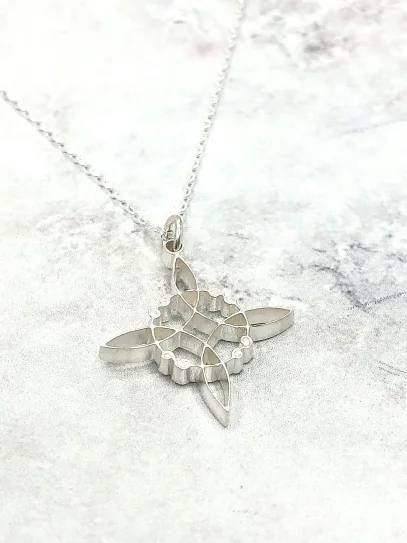 Witches Knot 'Agatha' mini necklace