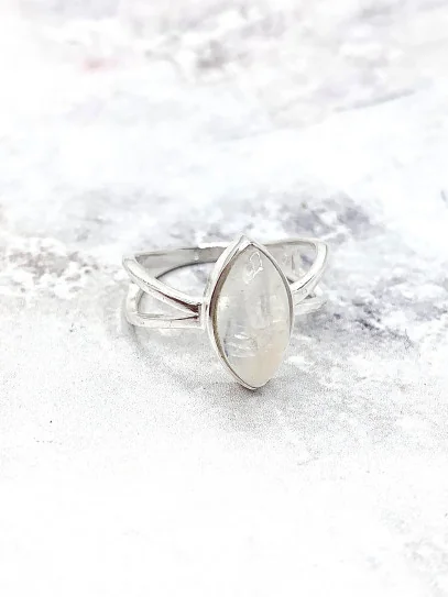 Anillo 'Alia' de Piedra luna