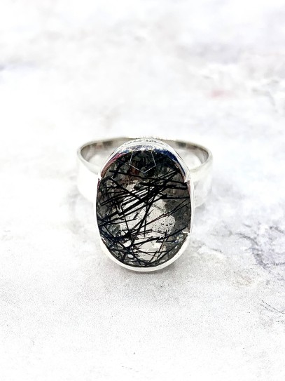 Anillo 'Vanisha' de Cuarzo rutilado con Turmalina