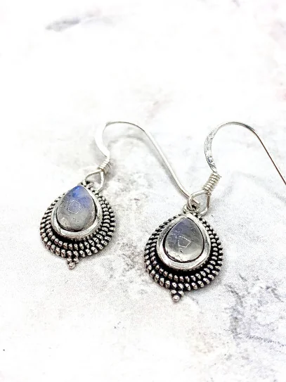 Pendientes 'Jivika' de Piedra luna